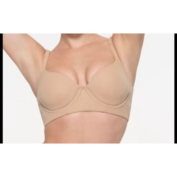 NWT SKIMS FITS EVERYBODY FULL COVERAGE BACK SMOOTHER BRA SAND - 44DD - Picture 5 of 5